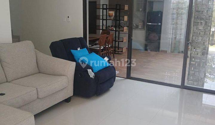 Disewakan Rumah Furnish Siap Huni di Flora Summarecon 1