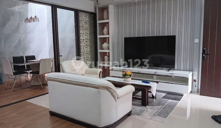 Rumah Full Furnish Disewakan di Summarecon Cluster Flora 2 Lantai 1
