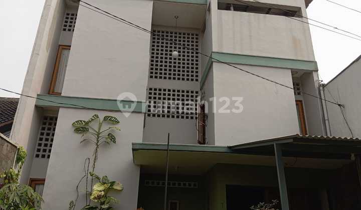 Rumah Nyaman 3 Lantai di Buah Batu Kodya Bandung 2