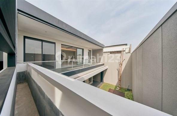 Rumah Mewah Bangunan Baru di Cluster Xandari Summarecon 2