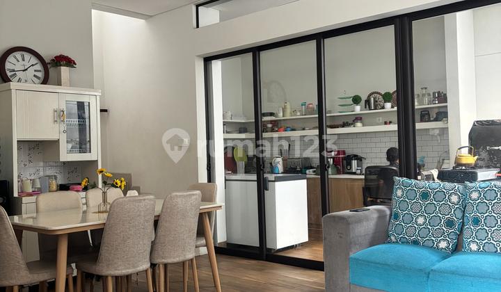 For Sale Semi-Furnished House in Flora Cluster Summarecon 2