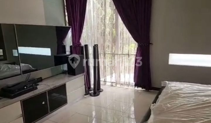 Rumah Full Furnished Kt 4+1 Disewakan di Candra Resmi Kbp 2