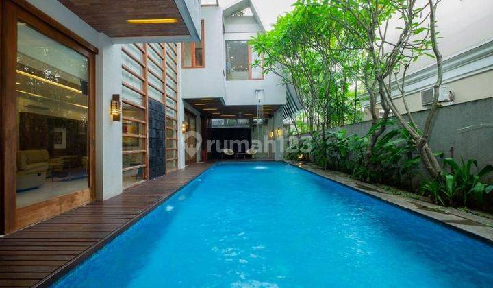 Rumah Mewah Disewakan Full Furnish Bagus Tinggal Bawa Koper Ada Pool Dekat Akses Tol Rumah 3 Lantai Di Taman Golf Timur 1