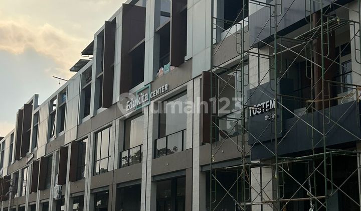 Disewa Ruko Baru Besar Jarang Ada Lokasi Strategis Di Pusat Bisnis Dikelilingi Cluster Mewah Disewa Ruko Baru Besar Jarang Ada Lokasi Strategis Di Pusat Bisnis Dikelilingi Cluster Mewah