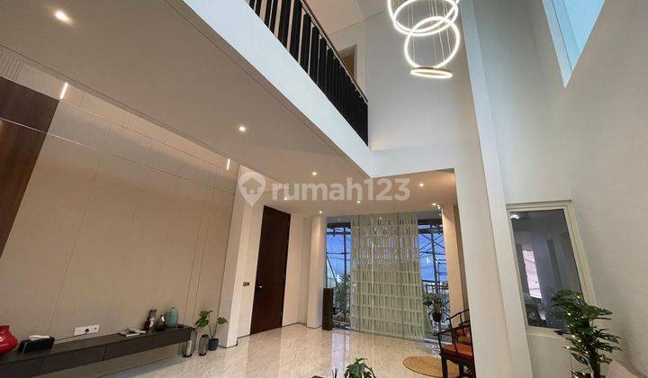 Rumah 2 Lantai Sudah Renovasi Semi Furnish 5 Menit Dari Pintu Tol 2