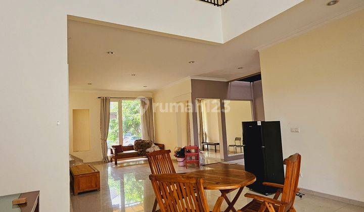 Rumah 2 Lantai Alam Sutera Semi Furnish Disewakan Cepat 2