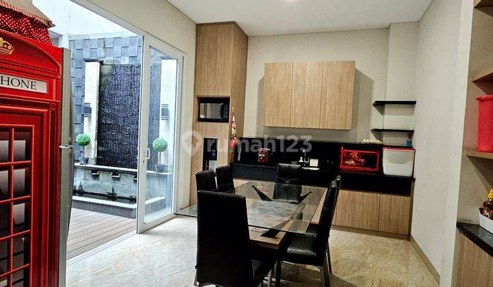 Rumah 2 Lantai Furnish Lokasi Terdepan Di Gading Serpong Disewakan 2