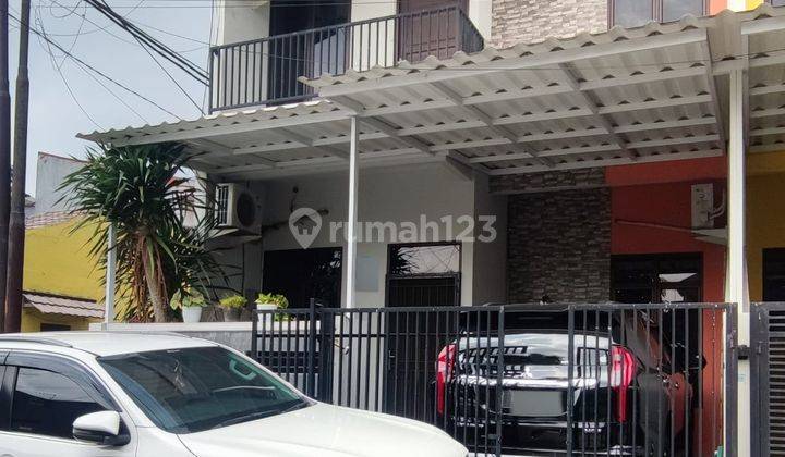 Rumah Hoek Murah 2 Lantai Siap Huni Lepas Cepat Bulevar Hijau Bks 1