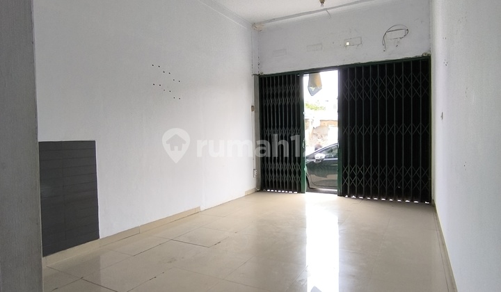 Attached Shopfront by Busy Roadside Pondok Ungu Permai Bekasi
