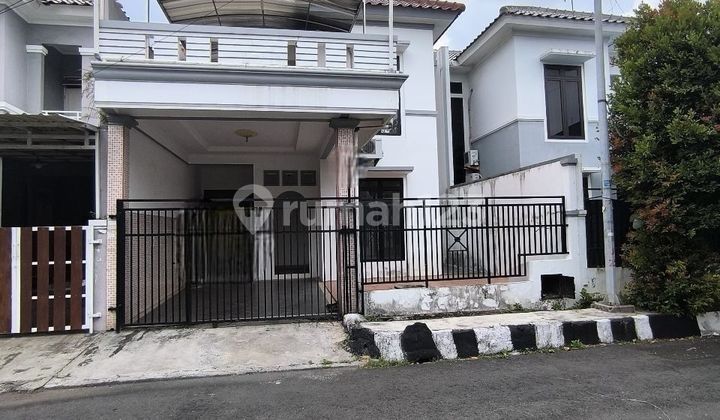 Rumah 2.5 Lantai Murah Siap Huni Lepas Cepat Metland Cakung Jkt