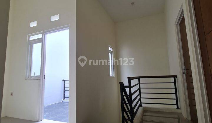 Rumah 2 lantai dekat pusat alun alun kota batu 4