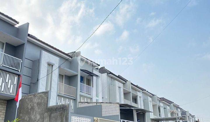 Rumah bagus modern minimalis 2 Lantai daerah segitiga emas malang  2