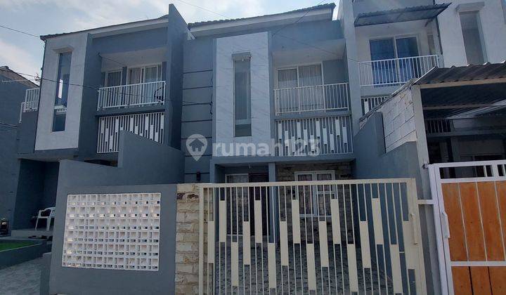 Rumah baru SHM modern 2 lantai area segitiga emas karangploso malang  2