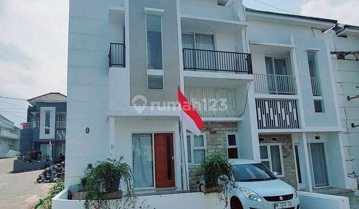 Rumah bagus shm modern minimalis murah 2 Lantai lokasi strategis nol jalan raya karangploso malang 2