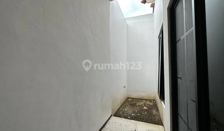 Rumah mewah modern lokasi strategis nol jalan provinsi kepanjen malang  2