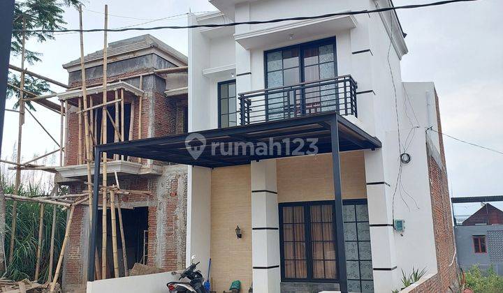 Ready unit rumah villa modern classic 2 lantai karangploso malang  2