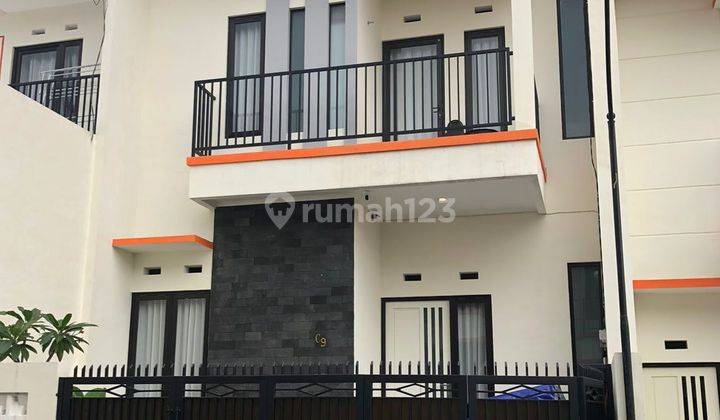 rumah modern minimalis 2 lantai strategis poros jalan area kampus kota malang 1