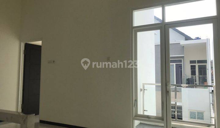 Rumah Shm Tipe Minimalis Modern 2 Lantai Dekat Universitas Merdeka Malang 2