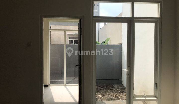 Dijual Rumah Mewah 2 Lantai Lokasi Tenang Dan Nyaman Dekat Universitas Merdeka Malang  2