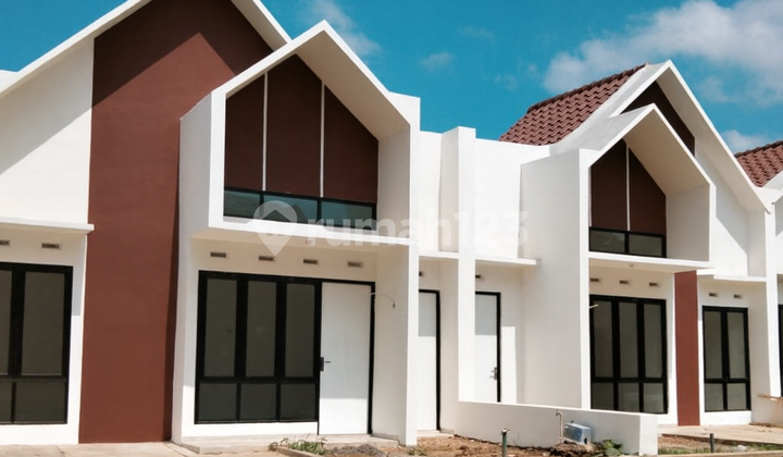 Modern Minimalist House in a Strategic Location in Kepanjen, Malang 2