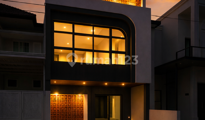 Rumah Modern Malang 2,5 Lantai + Full Rooftop 360Deg 2