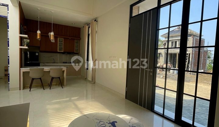 Exclusive Villa For Sale in Kota Wisata Batu, 0% Down Payment + Free Fees. Cool Residence with Mountain View, SHM & PBG Legality Ready.