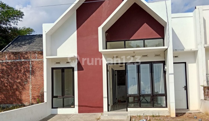 Hunian Minimalis Modern Di Cluster Anggrek Kepanjen. Lokasi Strategis, Harga Terjangkau, Cicilan Ringan, Legalitas Lengkap. 1