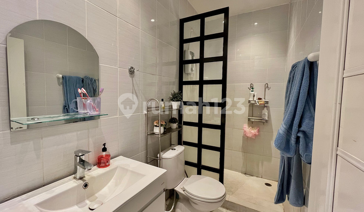 Three-Storey Shophouse in a Strategic Location at Citra Grand 2