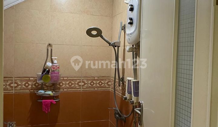 Rumah Tingkat Dua Lantai Rapih Bebas Banjir di Raffleshills Cibubur Jakarta Timur 2