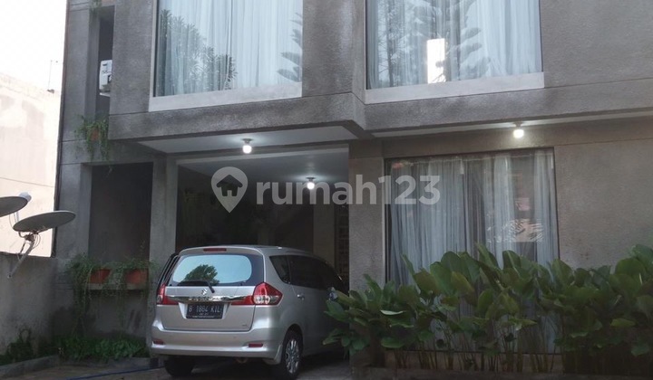 Rumah Kos Exlusive 11 Pintu di Dalam Cluster Citra Grand Cibubur Jakarta Timur Rumah Kos Exlusive 11 Pintu di Dalam Cluster Citra Grand Cibubur Jakarta Timur