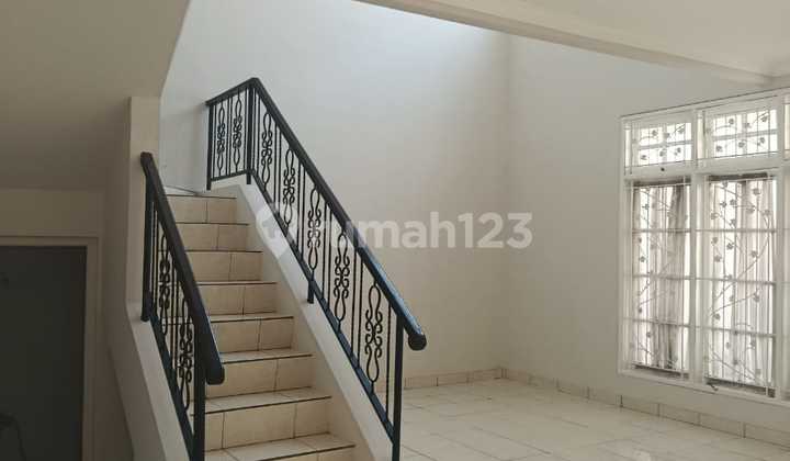 Two-Story House Must Sell Flood-Free In Legenda Wisata Cibubur 2