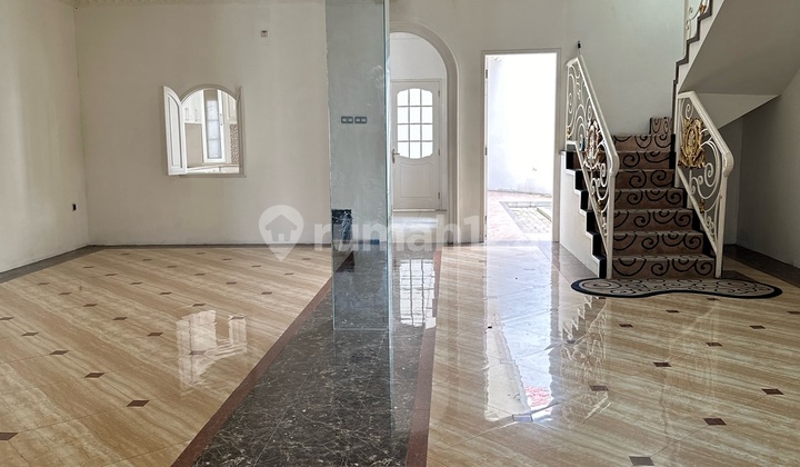 Rumah Cantik dan Mewah Siap Huni Kamar 5 di Citra Grand Cibubur 2