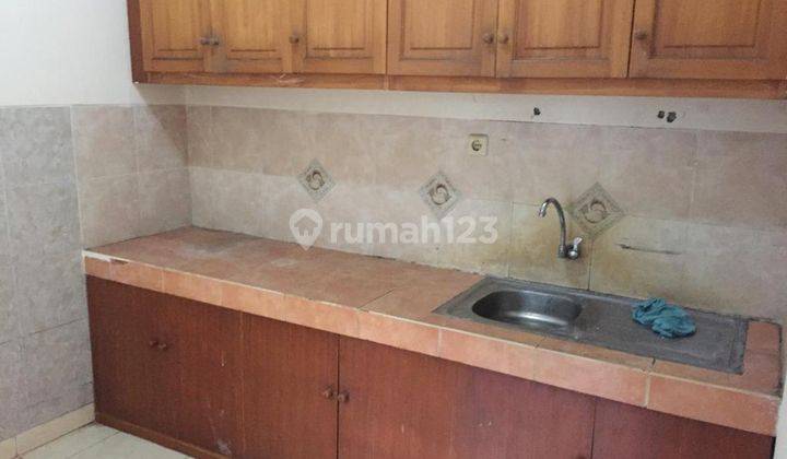 Rumah Dua Lantai Harga Murah Siap Huni Kamar Empat Garasi 2 Mobil Di Raffleshills Jakarta Timur 2