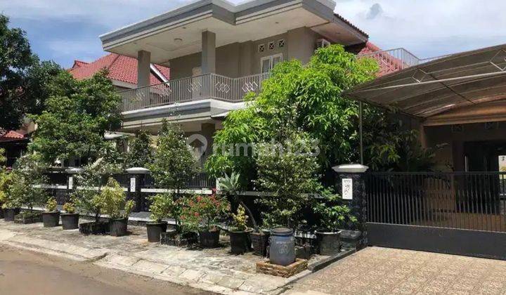 Rumah 500 m2, 2 Lantai, Bagus, Semi Furnished, Ada Kolam Renang di Taman Kenari Nusantara Cibubur Jakarta Timur 2