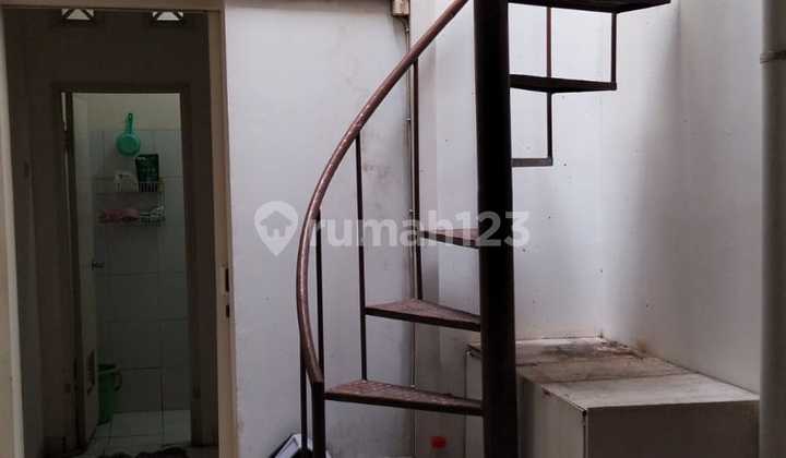 Rumah Full Furnish Bebas Banjir di Raffleshills Jakarta Timur Rumah Full Furnish Bebas Banjir di Raffleshills Jakarta Timur