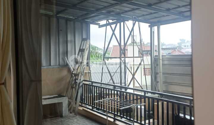 Rumah Komplek Tingkat Dua Bebas Banjir di Cibubur 2