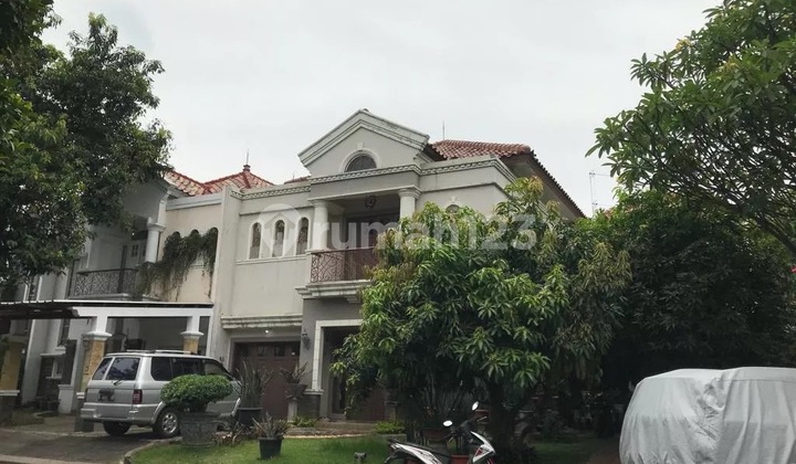 Rumah Hook 257 Meter di Raffleshills Jakarta Timur