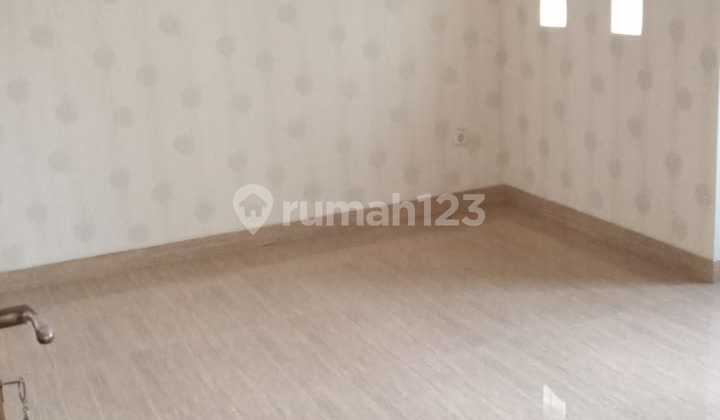 Rumah Rapih Siap Huni Dua Lantai Garasi Bisa Dua Mobil Di Raffleshills Cibubur Jakarta Timur 2