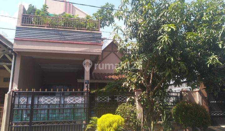 Rumah 2 Lantai Bagus Semi Furnished SHM di Sektor 1b, Tangerang 1