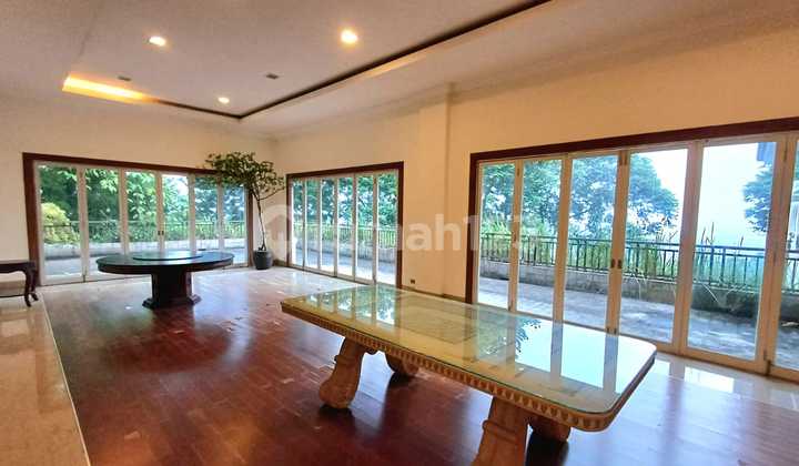 FOR SALE NICE SEMI-FURNISHED LUXURY VILLA