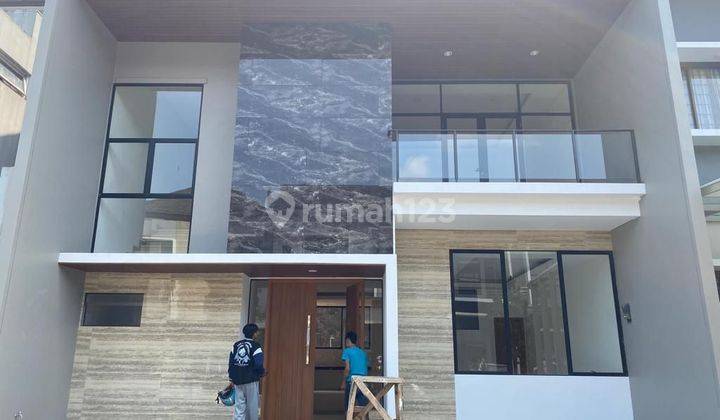 Rumah Baru 2 lantai di Singgasana 1