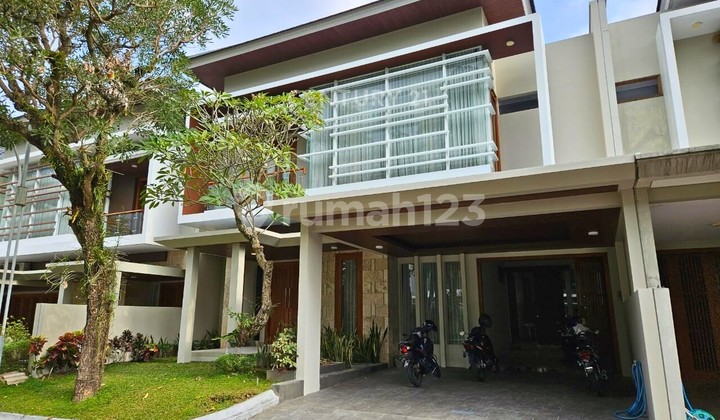 2-Story Luxury House in Mlati Housing, Only 900m to UGM RSA 2-Story Luxury House in Mlati Housing, Only 900m to UGM RSA