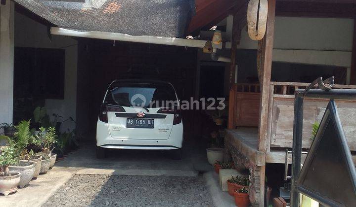 Rumah ornamen joglo unik dekat terminal condongcatur  Budi mulia pandean 2