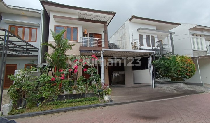 Two-story furnished house near Hyatt Hotel Palagan UGM campus.