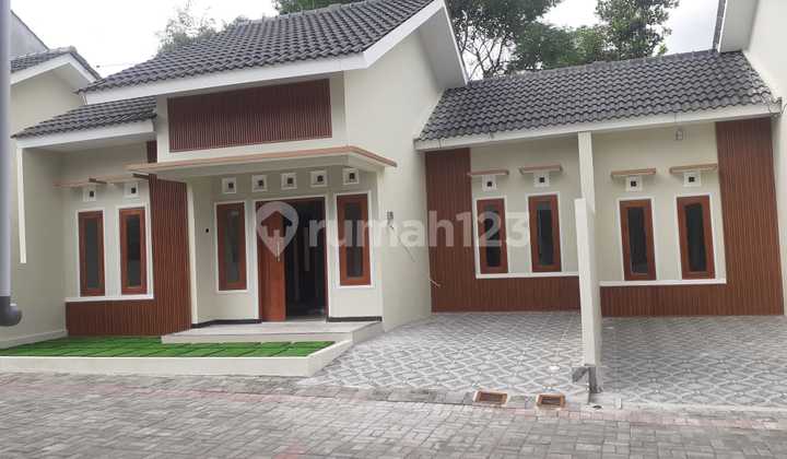 New House 800 Million Maguwoharjo Near Rs Pdhi