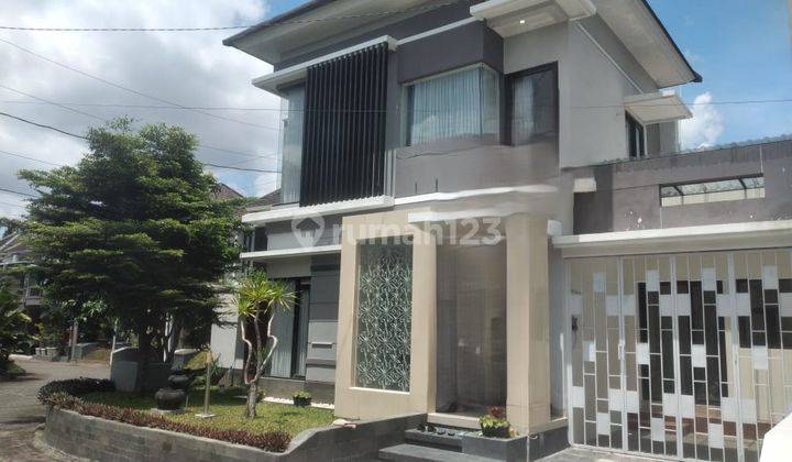 Rumah Mewah 2 Lantai Onegate System Hotel Hyatt Palagan