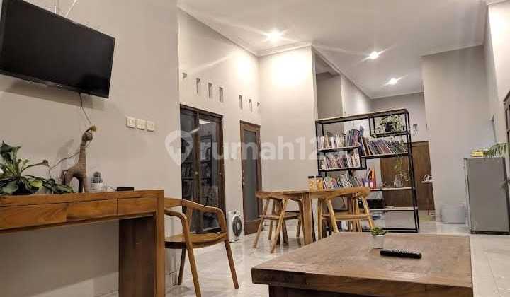 Rumah Furnist Jalan Palagan Dekat Hotel Hyatt