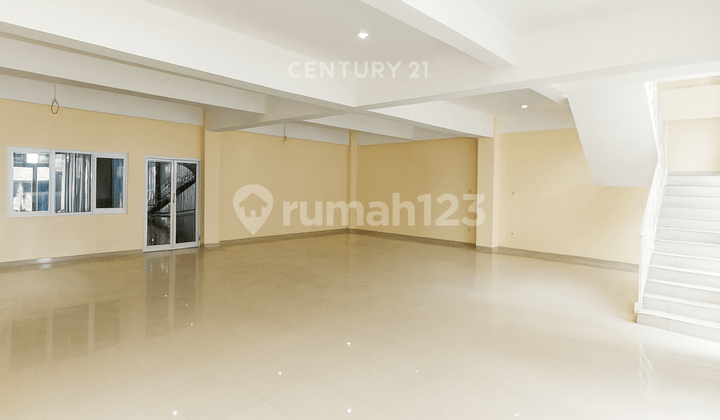 Spacious 1000 Sq M Warehouse, Strategic West Ring Road Location, Negotiable Until Deal.