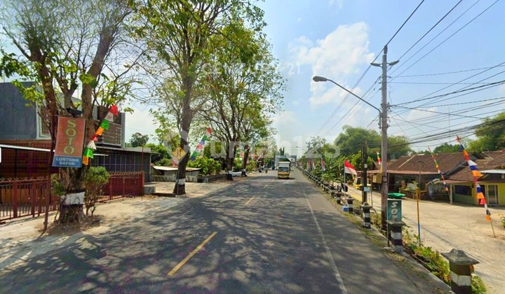 2-Story Shop House on Bantul Roadside, Ideal for Business Location 2-Story Shop House on Bantul Roadside, Ideal for Business Location