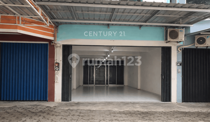 Shop House Near UII Central Flexible for Business and Residence 1